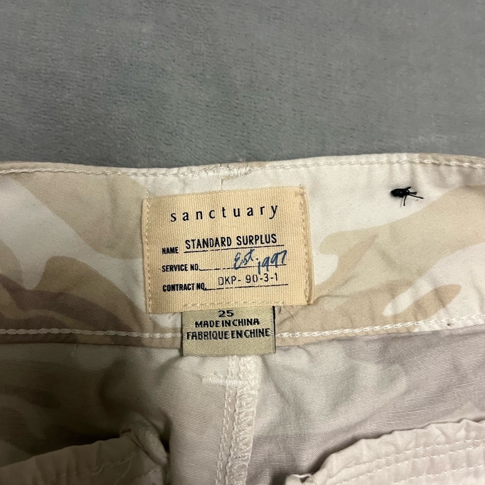 Camouflage Cargo Capri Pants - Picture 2 of 4